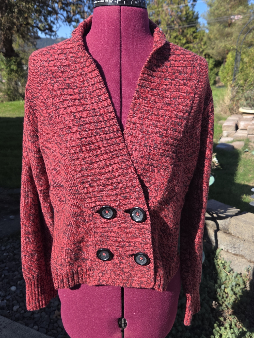 Womens Red And Black Heathered Knit Butyon Down Sweater. Size Small. NNCP